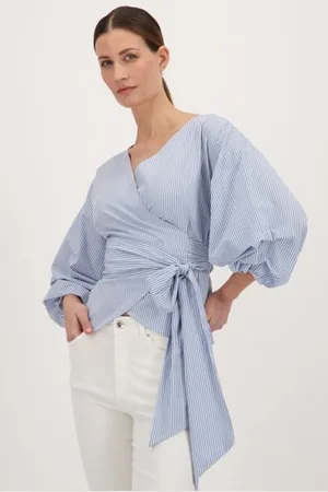 More & More Blauwe gestreepte wikkelblouse