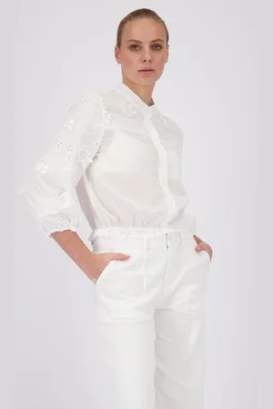More & More Witte blouse met geborduurd bloemenmotief