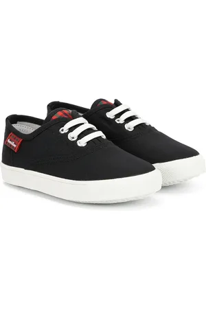 Familiar Canvas low