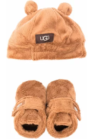 UGG Faux-fur boots and beanie set