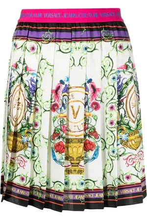 VERSACE V