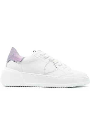 Philippe model Tres Temple lace