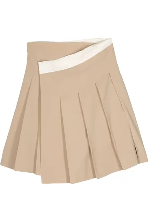 Low Classic Pleat