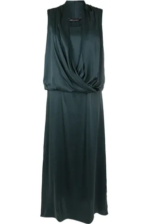 Uma Raquel Davidowicz Draped