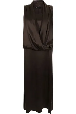 Uma Raquel Davidowicz Draped
