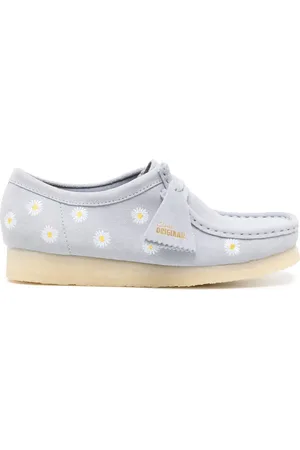 Clarks Wallabee suede lace