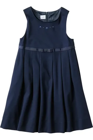 Familiar Sleeveless bow