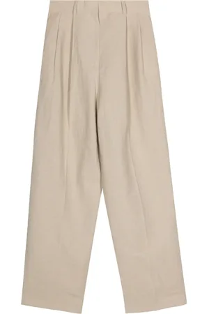 Totême Pleat