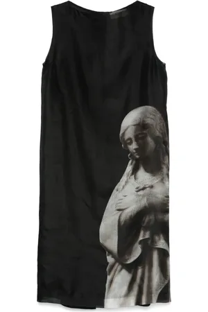 Fendi Roman statue