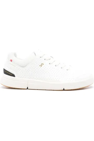 On Running On The Roger Centre Court WMNS " Black"