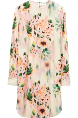 ST. JOHN Floral