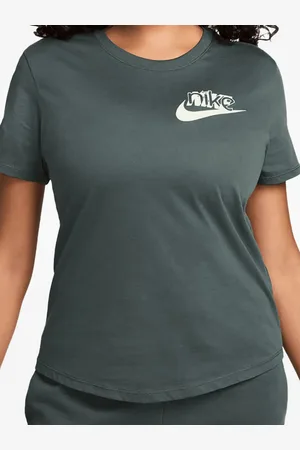 Nike Sportswear Club T