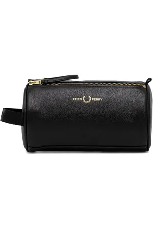 Fred Perry Logo lettering wash bag