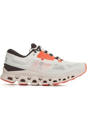 On Running Cloudstratus 3 sneakers