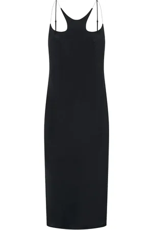 DION LEE Scoop