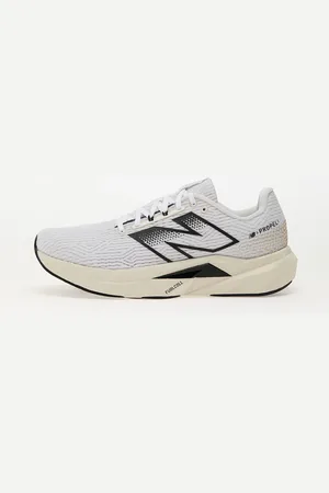 New Balance Sneakers FuelCell Propel v5 White/ Black Cement/ Linen EUR 44