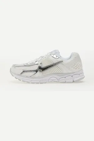 Nike Sneakers W Zoom Vomero 5 Gold White/ Metallic Silver-Summit White EUR 42