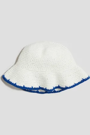 H&M Buckethat met gehaakte look