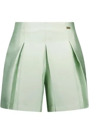 Le Chic Groene Short, Special Occasions
