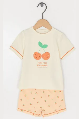 Cuddles and Smiles Pyjama Met Print Kersen