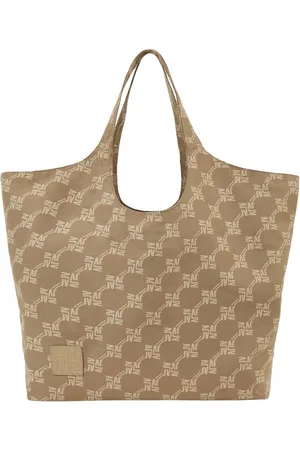 Josh V Leonora Shopper