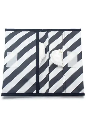 KipKep Napper luieretui Black Stripes Zwart All over print