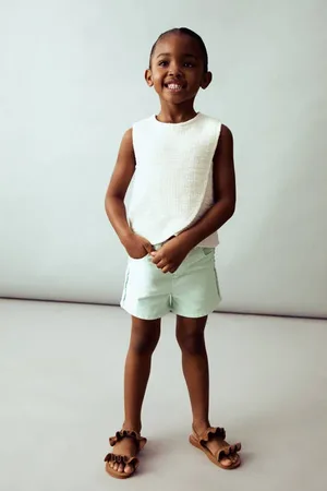 MANGO Denim short lichtgroen Effen
