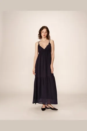 Grace & Mila Lange jurk met ruches en gekruiste bandjes PRETTY