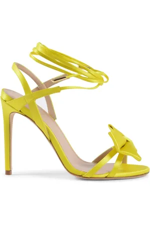 DEE OCLEPPO Schoenen, Dames, Geel, 38 1/2 EU, Satijn, Romantische Satijnen Bow Sandaal met Enkelveters