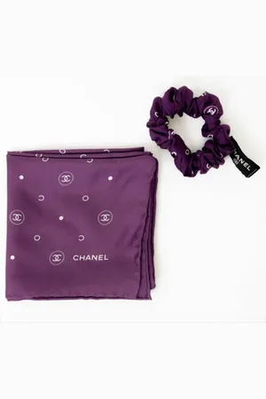 CHANEL Pre-owned, Dames, Paars, ONE Size, Pre-owned Silk scarves