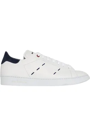 Kiton Schoenen, Heren, Wit, 41 1/2 EU, Leer, Witte kalfsleren sneakers met blauwe stiksels