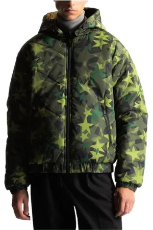 VERSACE Jassen, Heren, Groen, M, Polyester, Groene Camo Gewatteerde Jas