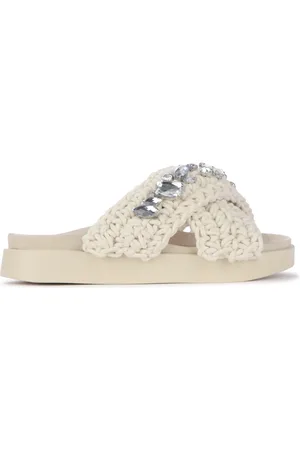 INUIKII Schoenen, Dames, Wit, 37 EU, Ivoire Slipper met Kruisdesign en Steentjes
