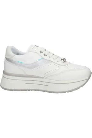 Janet&Janet Schoenen, Dames, Wit, 39 EU, Leer, Witte Sneakers met Studs en Veters
