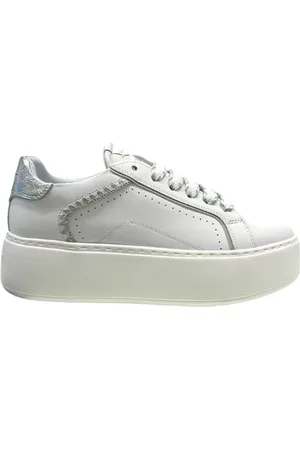 Janet&Janet Schoenen, Dames, Wit, 36 EU, Leer, Witte Leren Sneakers Chic Stijl
