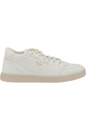 Prada Schoenen, Dames, Wit, 41 EU, Leer, Monogram Leren Sneakers met Platte Zool