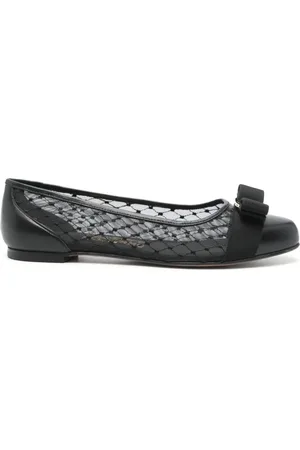 Salvatore Ferragamo Schoenen, Dames, Zwart, 35 EU, Leer, Zwarte leren platte schoenen Goud Logo