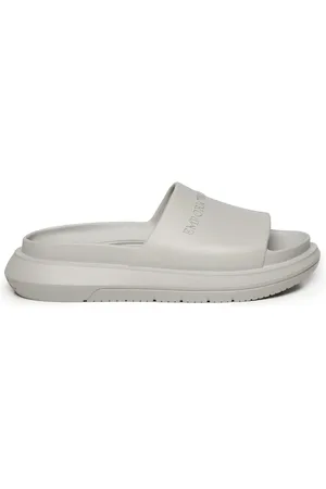Emporio Armani Schoenen, Heren, Grijs, 42 EU, Grijze Logo Slide Sandalen 100% Rubber