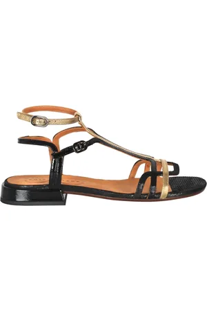 Chie Mihara Schoenen, Dames, Zwart, 37 1/2 EU, Leer, Leren Platte Sandaal met Enkelbandje