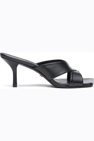 Stuart Weitzman Schoenen, Dames, Zwart, 36 EU, Leer, Moderne Slide met Vierkante Neus