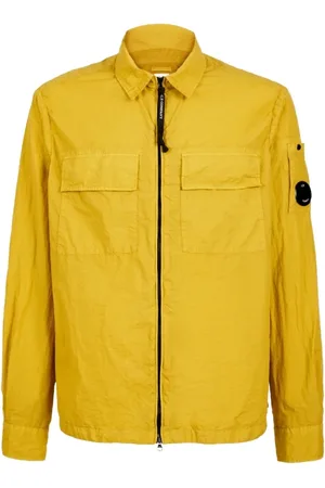 C.P. Company Jassen, Heren, Geel, L, Windbreaker Jacket met Logo Plaque