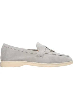 Estro Schoenen, Dames, Grijs, 36 EU, Lichtgrijze Loafers met Kwastjes