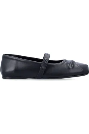 Marni Schoenen, Dames, Zwart, 38 EU, Leer, Zwarte Gesloten Schoenen met 3D Strik