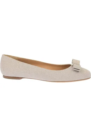 Salvatore Ferragamo Schoenen, Dames, Grijs, 37 1/2 EU, Leer, Klassieke leren loafer schoen