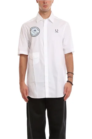 Fred Perry Overhemden, Heren, Wit, M, Katoen, Patch Shirt met Korte Mouwen