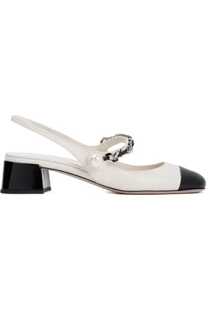 Miu Miu Schoenen, Dames, Wit, 40 EU, Leer, Stijlvolle Nude & Neutrals Pumps