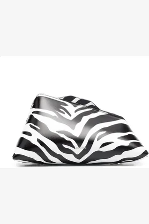 The Attico Tassen, Dames, Wit, ONE Size, Leer, Logo-Print Clutch Bag in Wit | Zwart Zebraprint