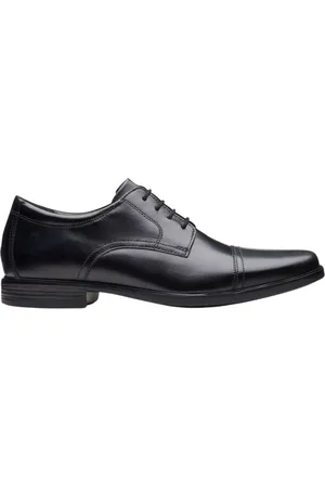 Clarks Schoenen, Heren, Zwart, 43 EU, Leer, Howard Cap Formele Schoenen
