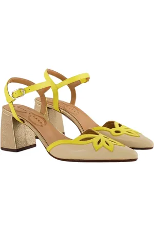 Chie Mihara Schoenen, Dames, , 36 EU, Leer, Metallic Leren Gesp Sandalen Room Geel