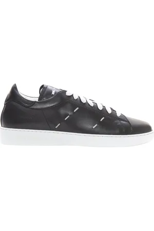 Kiton Schoenen, Heren, Zwart, 46 EU, Leer, Handgenaaide leren sneakers met retro logo